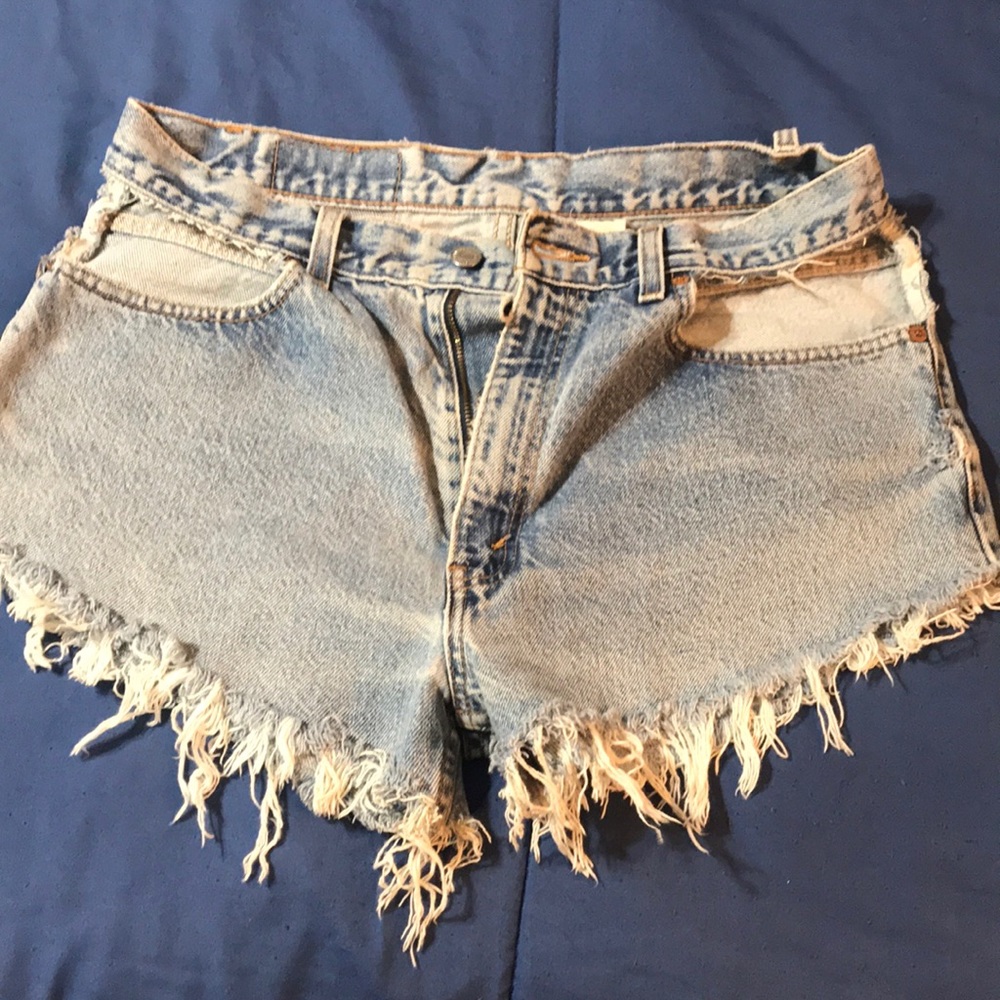 Distressed levis shorts